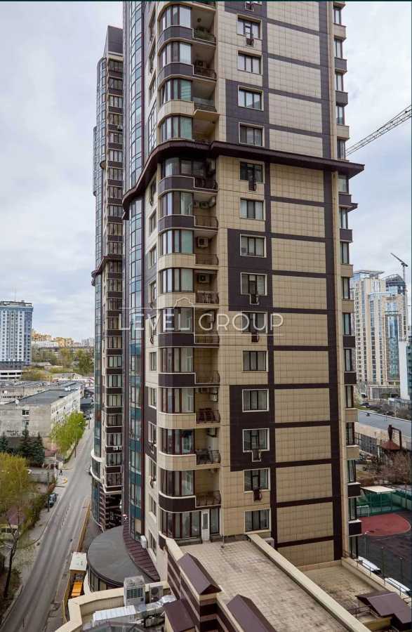 Продажа 1-комнатной квартиры 56 м², Василия Тютюнника ул., 37/1