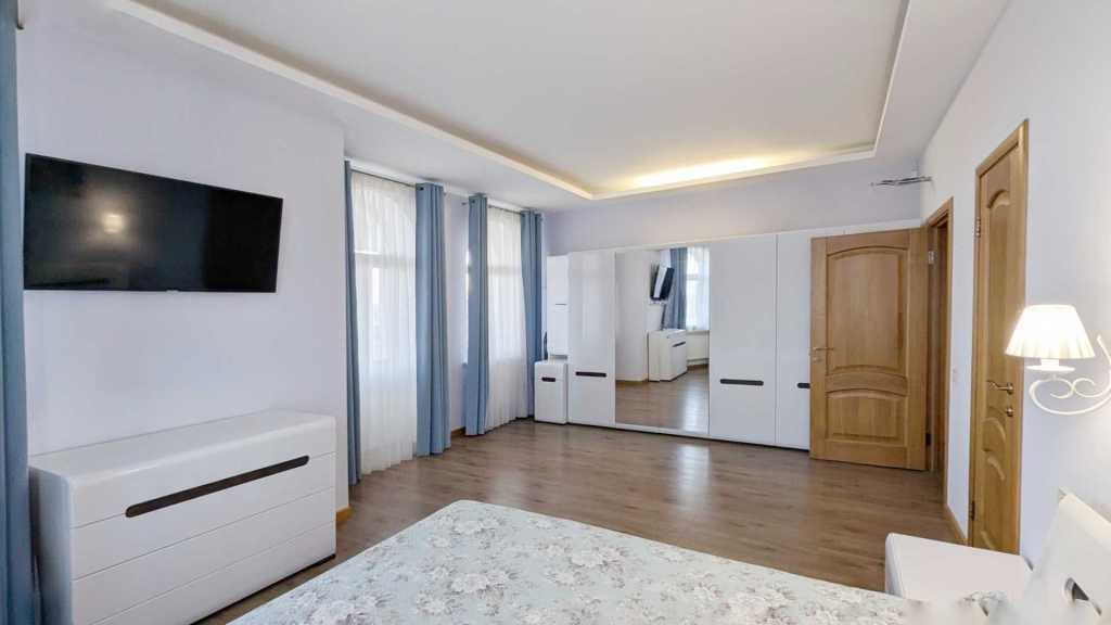 Продаж будинку 390 м², Лісна
