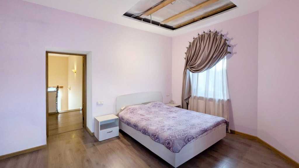 Продаж будинку 390 м², Лісна