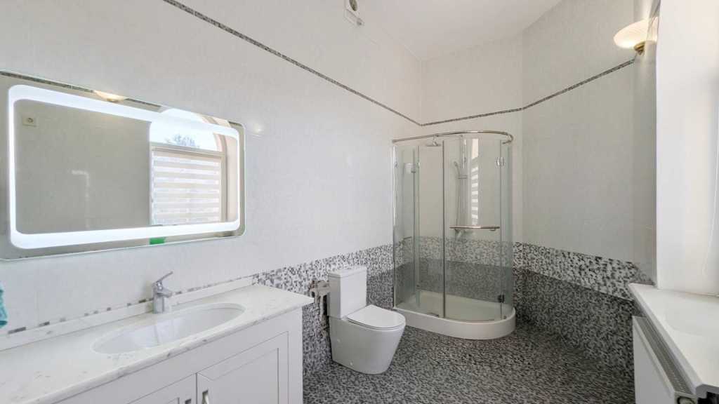 Продаж будинку 390 м², Лісна