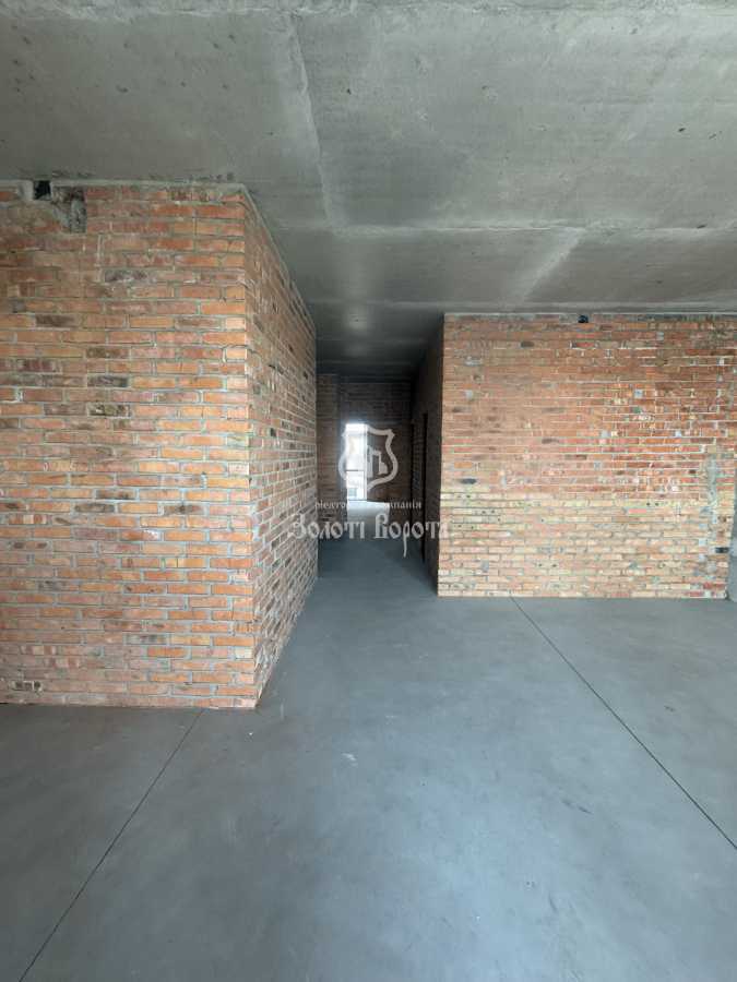 Продажа 2-комнатной квартиры 93.7 м², Набережно-Крещатицкая ул., 21