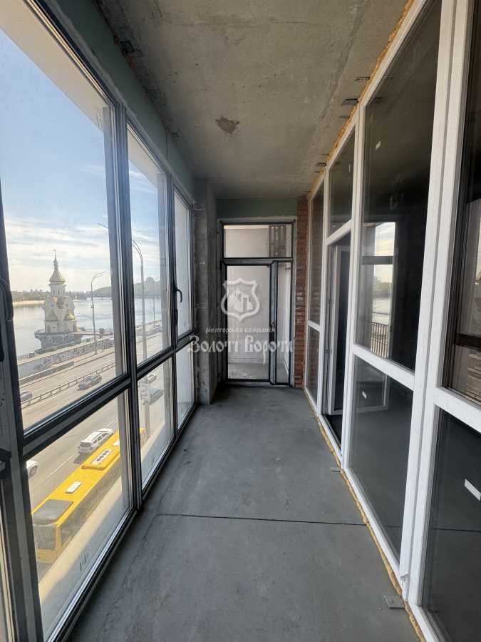 Продажа 2-комнатной квартиры 93.7 м², Набережно-Крещатицкая ул., 21