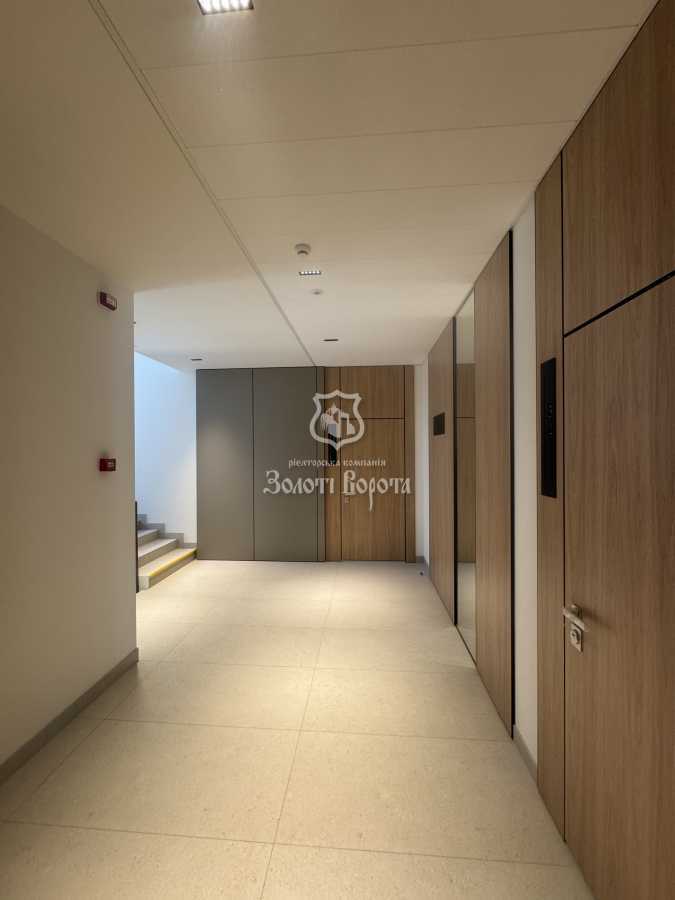 Продажа 2-комнатной квартиры 93.7 м², Набережно-Крещатицкая ул., 21