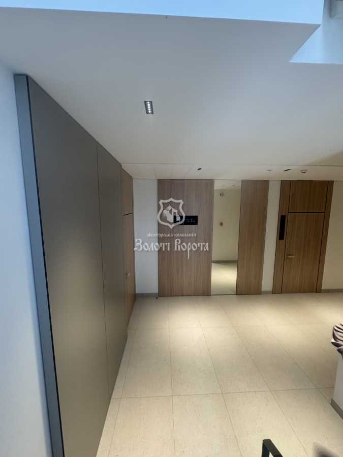 Продажа 2-комнатной квартиры 93.7 м², Набережно-Крещатицкая ул., 21