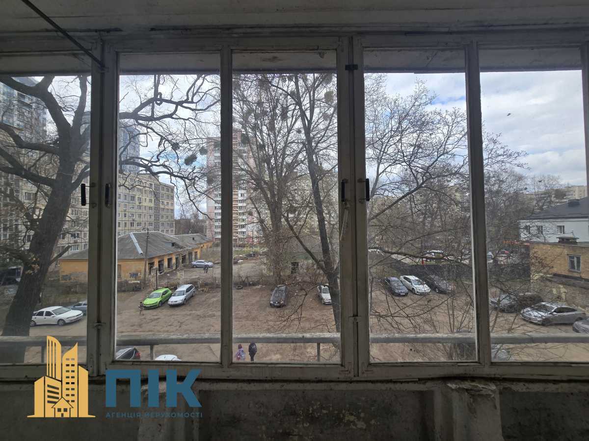 Продаж 2-кімнатної квартири 60 м², Миколи Ушакова вул., 12