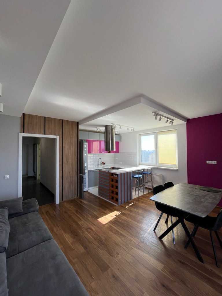 Оренда 3-кімнатної квартири 95 м², Перова бул., 10А