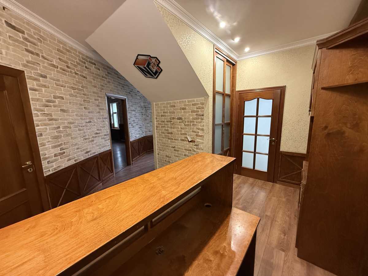 Аренда офиса 197 м², Трехсвятительская ул., 13