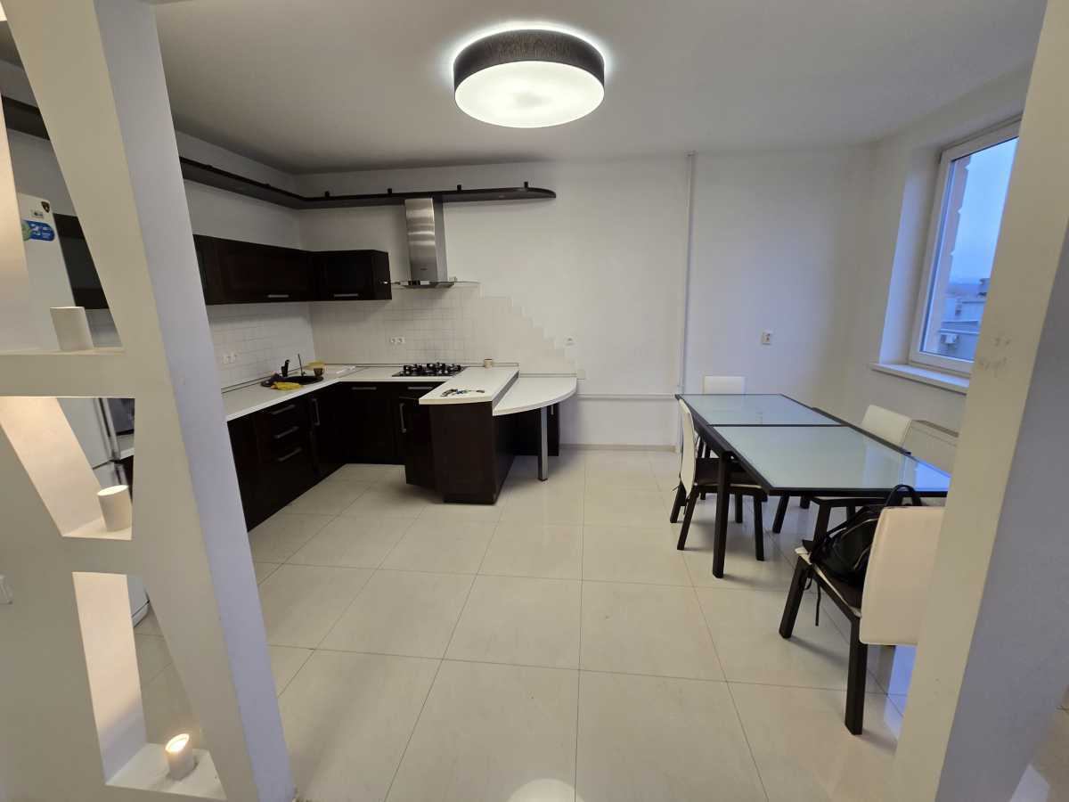 Продажа 4-комнатной квартиры 160.2 м², Раисы Окипной ул., 4