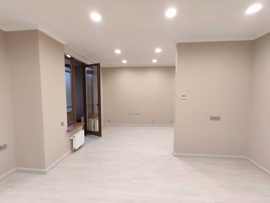 Продаж офісу 126 м², Жилянська вул., 59