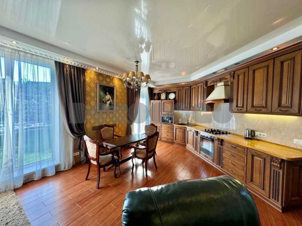 Продаж 4-кімнатної квартири 200 м², Печерська, 54