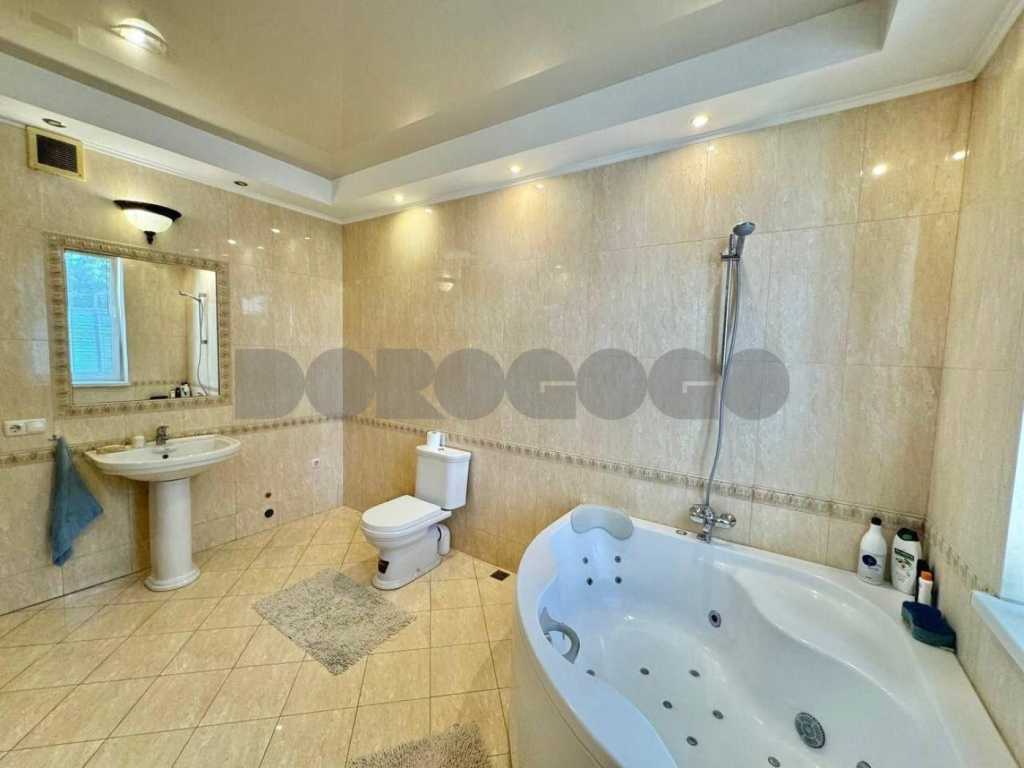 Продаж 4-кімнатної квартири 200 м², Печерська, 54