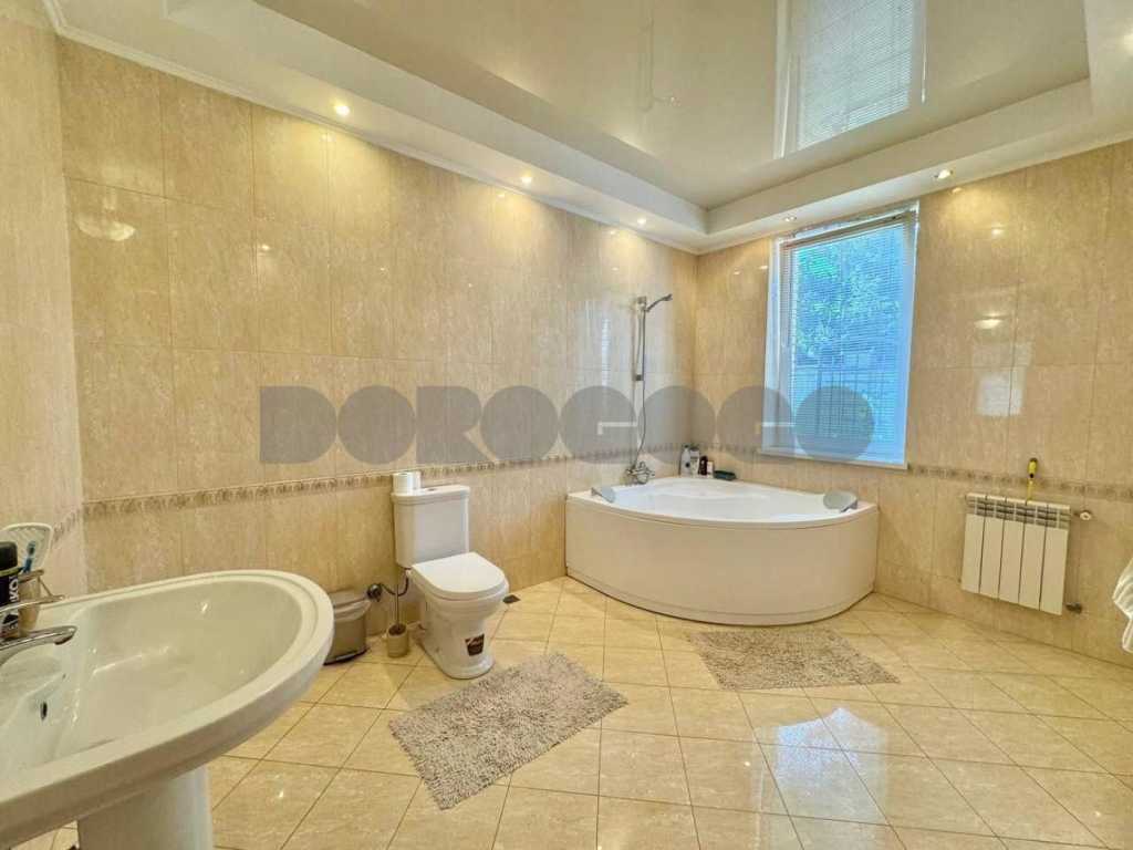 Продаж 4-кімнатної квартири 200 м², Печерська, 54