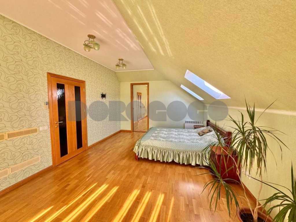 Продаж 4-кімнатної квартири 200 м², Печерська, 54