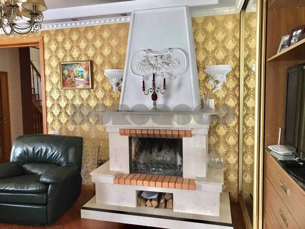 Продаж 4-кімнатної квартири 200 м², Печерська, 54