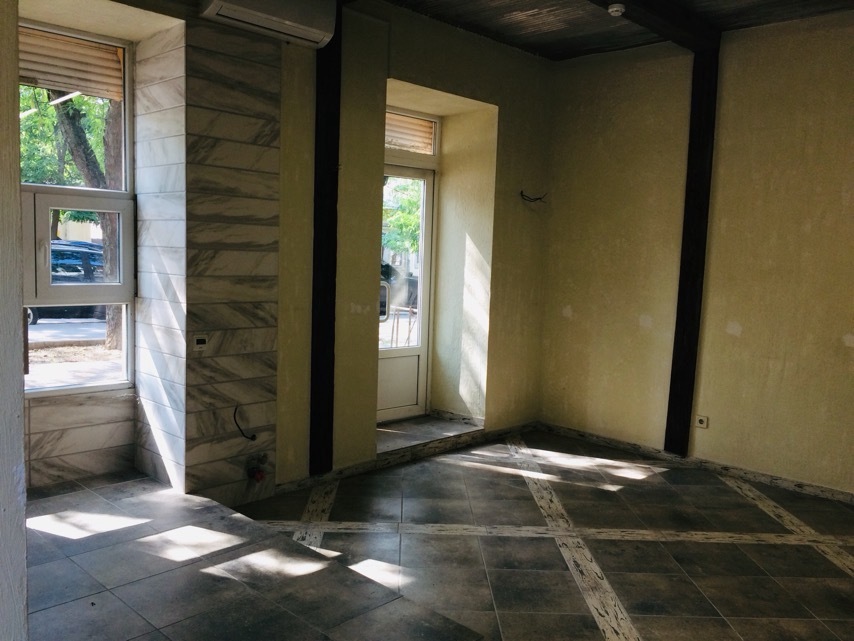 Аренда торгового помещения 35 м², Нежинская ул.