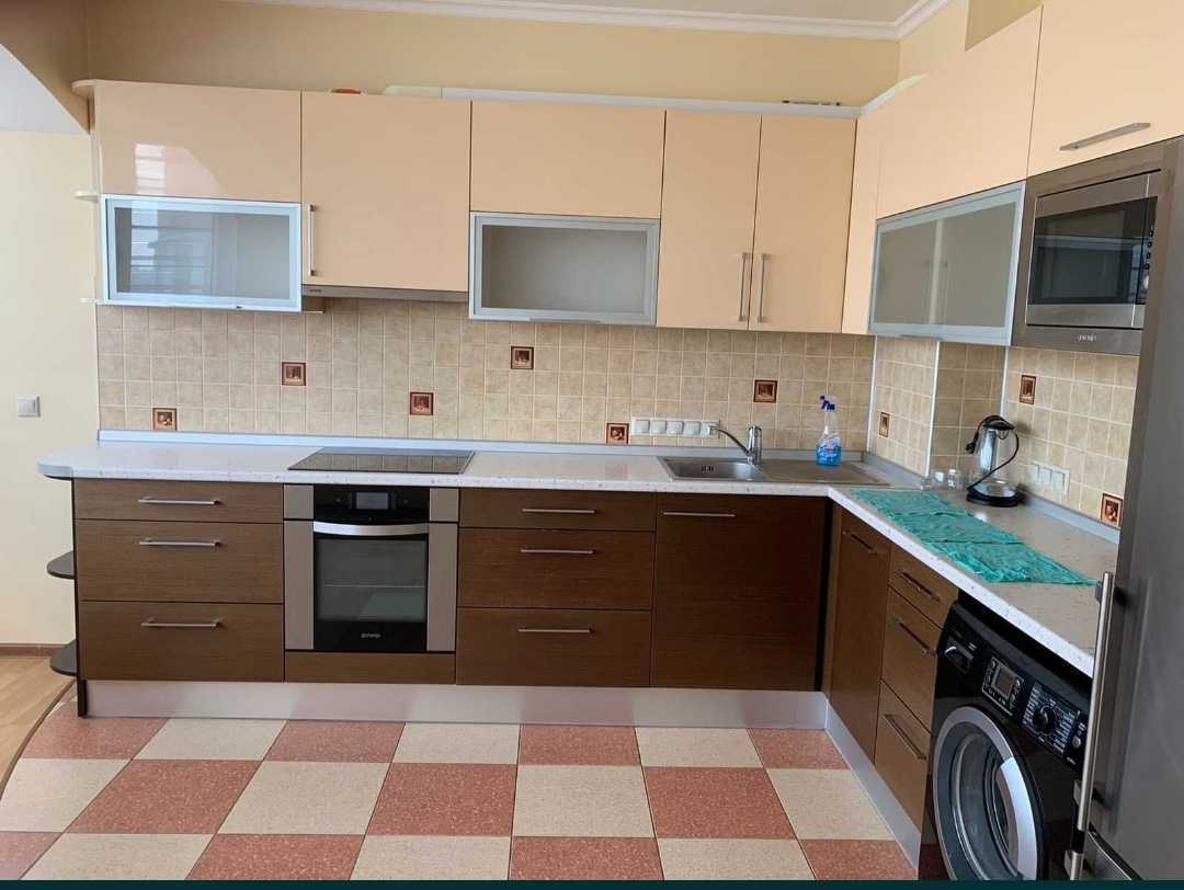 Продажа 3-комнатной квартиры 103.1 м², Саперно-Слободская ул., 10