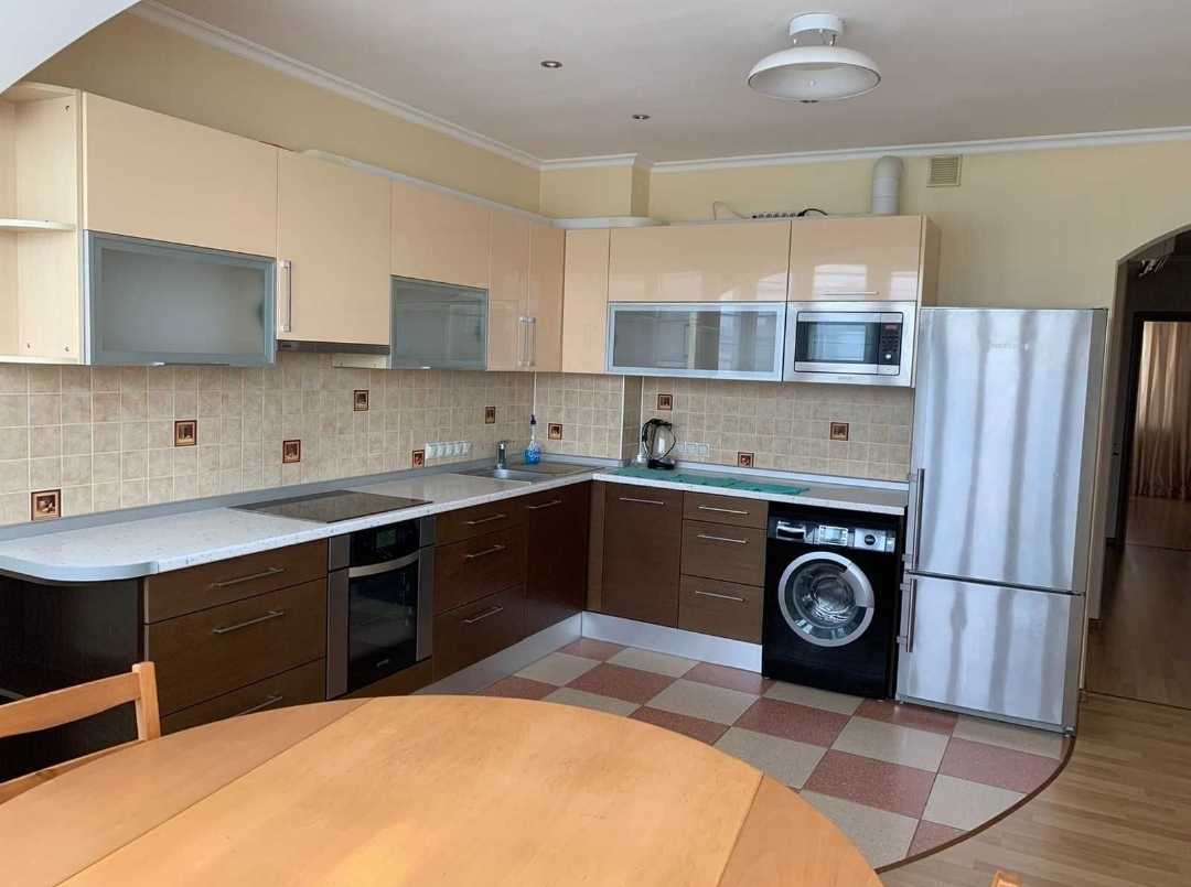 Продажа 3-комнатной квартиры 103.1 м², Саперно-Слободская ул., 10