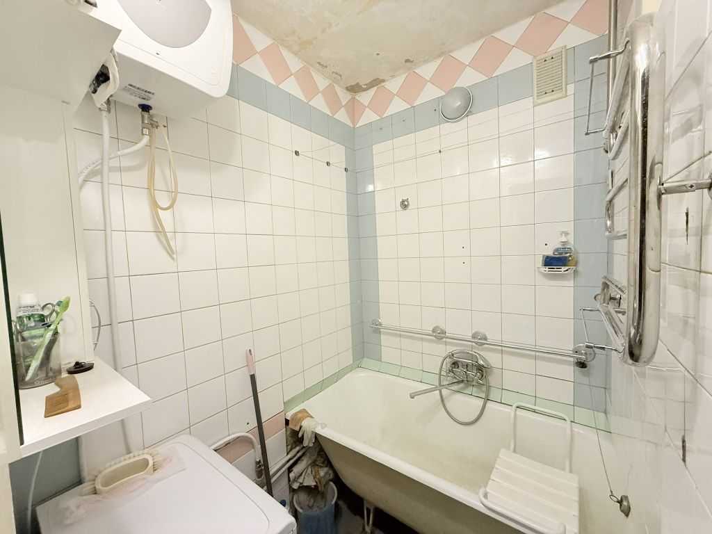 Продажа 3-комнатной квартиры 58 м², Новаторов ул., 4