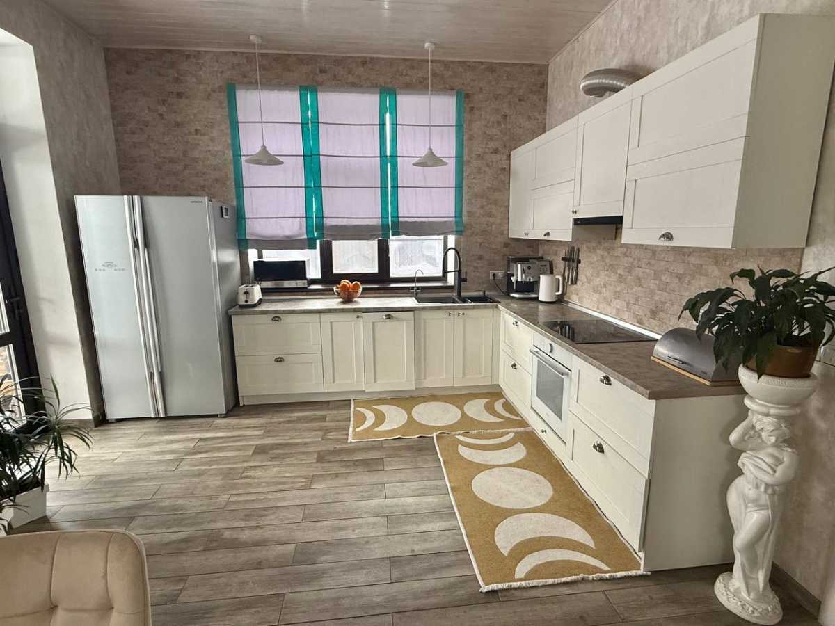 Аренда дома 360 м², Озерна