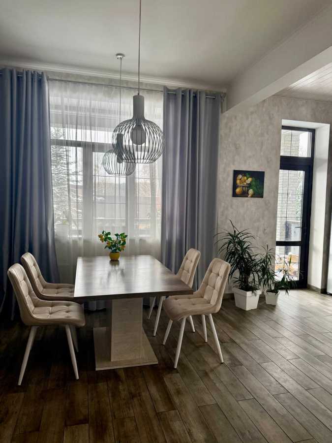 Аренда дома 360 м², Озерна