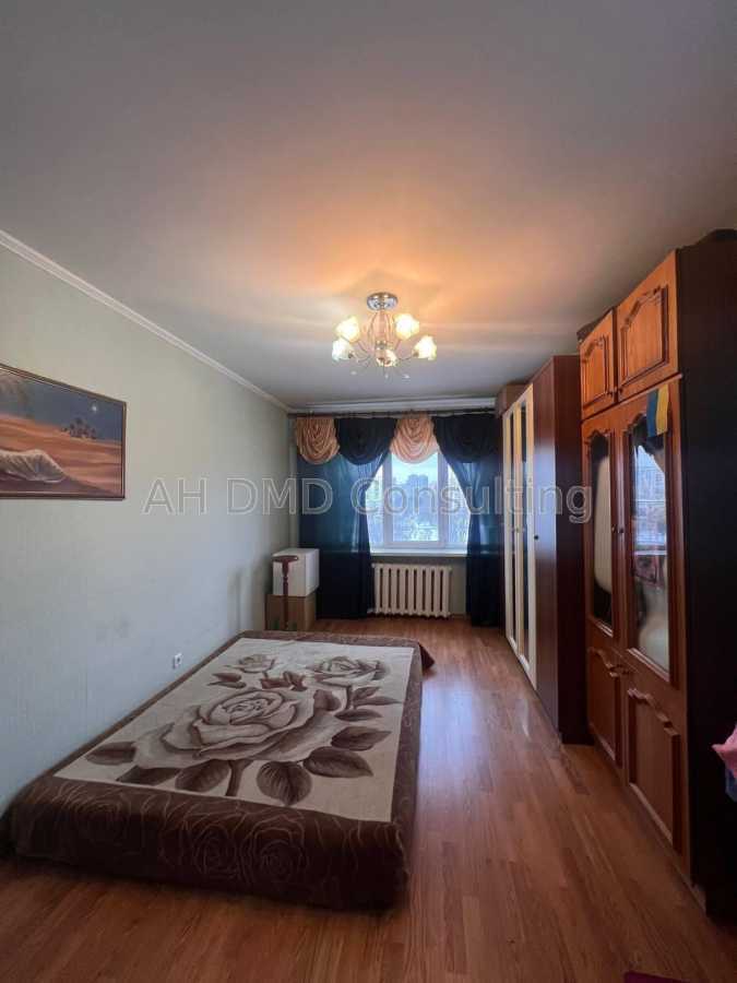 Продажа 4-комнатной квартиры 79 м², Анатолия Соловьяненко ул., 2/6