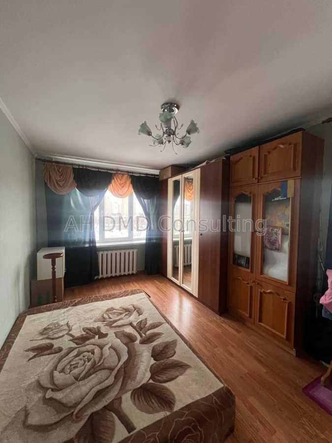Продажа 4-комнатной квартиры 79 м², Анатолия Соловьяненко ул., 2/6
