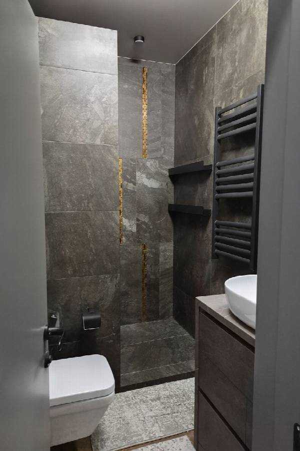 Продаж 3-кімнатної квартири 144 м², Правди просп., 49