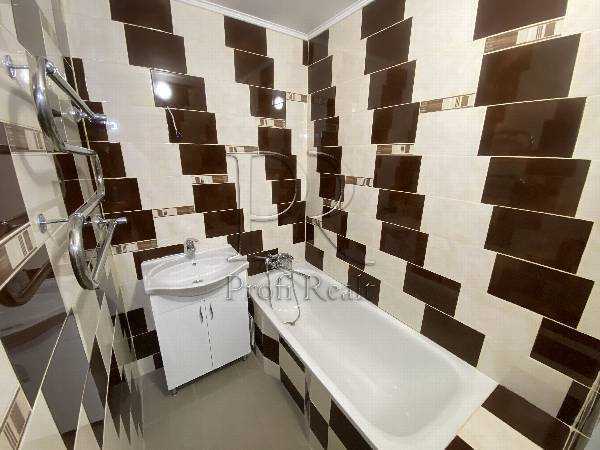 Продаж 2-кімнатної квартири 61 м², Генерала Наумова вул., 66