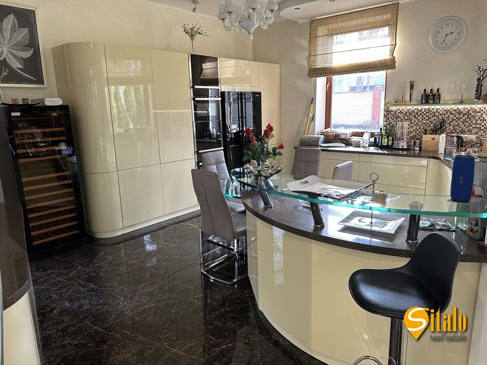 Аренда дома 560 м²