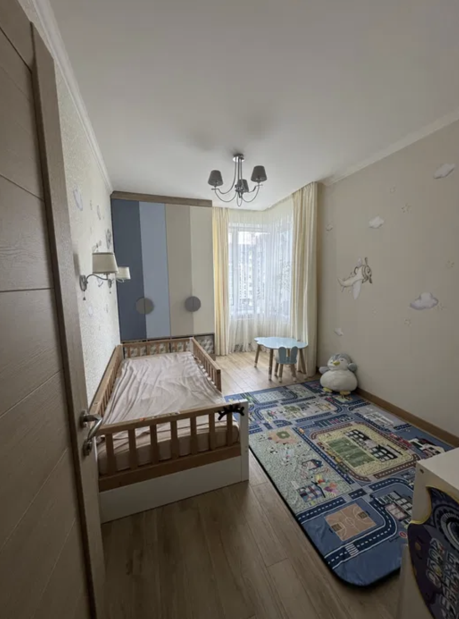 Продажа 2-комнатной квартиры 75000 м²