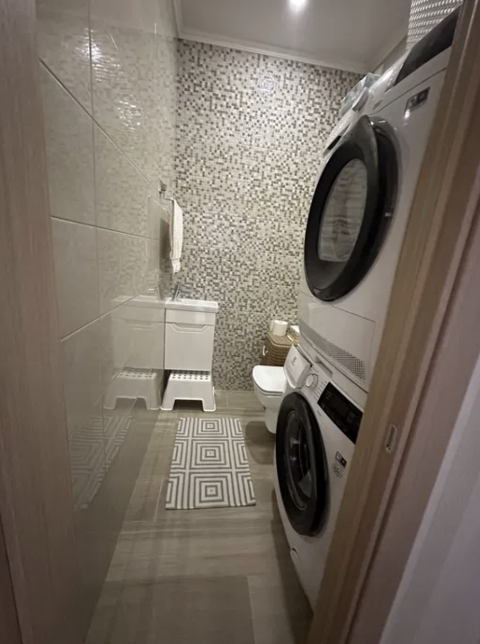 Продажа 2-комнатной квартиры 75000 м²