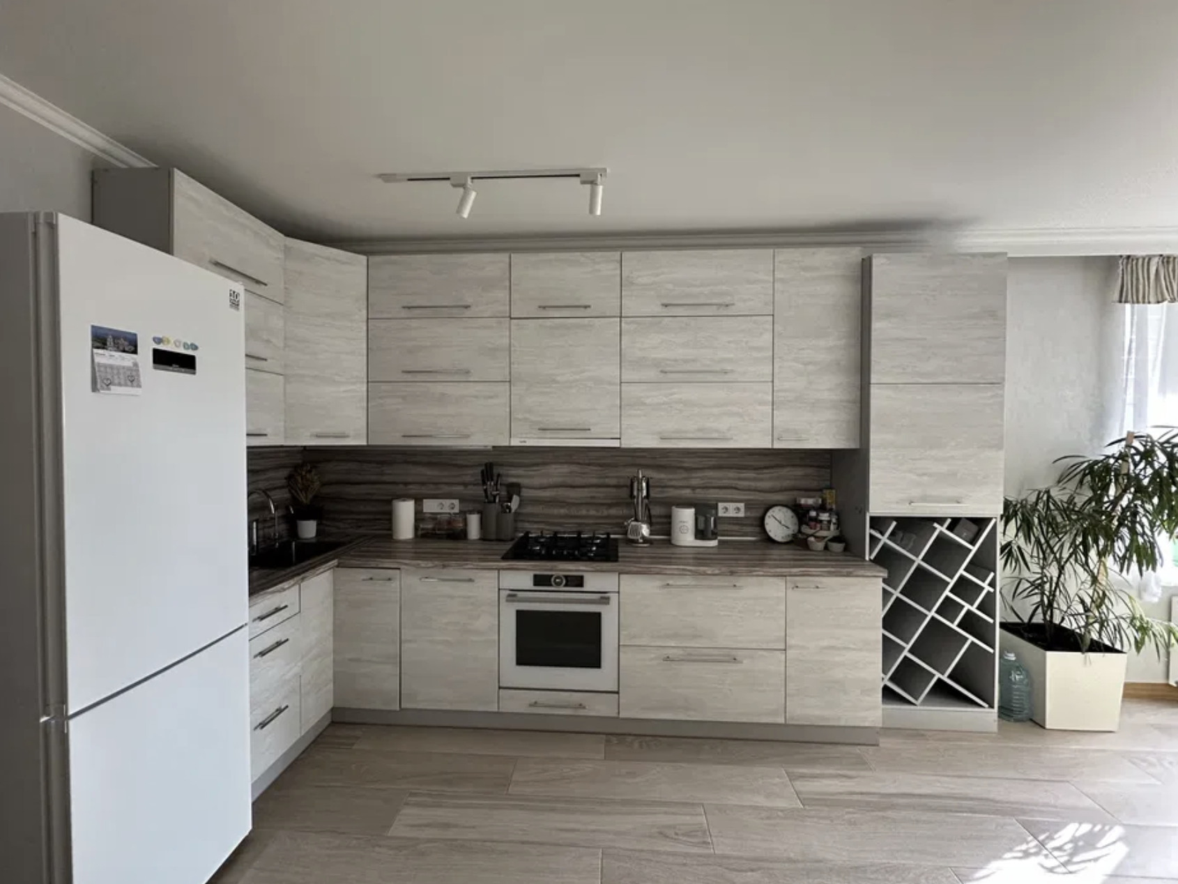 Продажа 2-комнатной квартиры 75000 м²