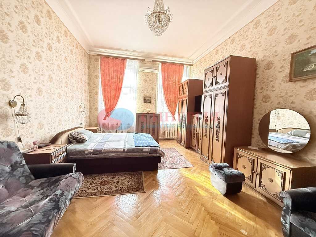Продажа 2-комнатной квартиры 94 м², Институтская ул., 20/8