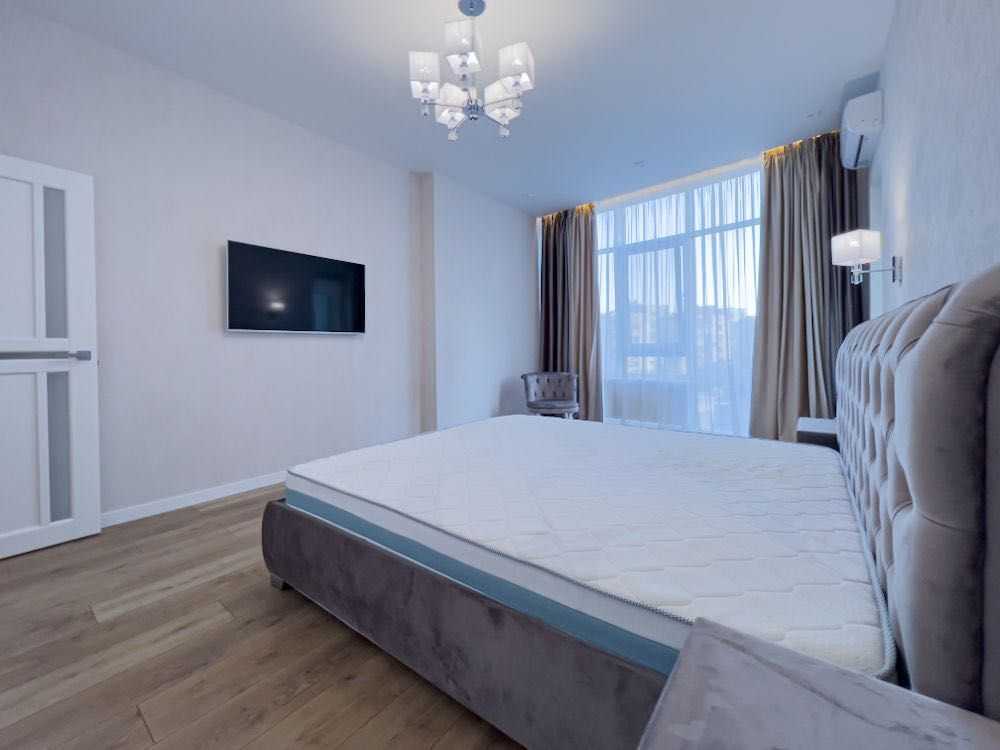 Оренда 1-кімнатної квартири 56.3 м², Саперне Поле вул., 5А