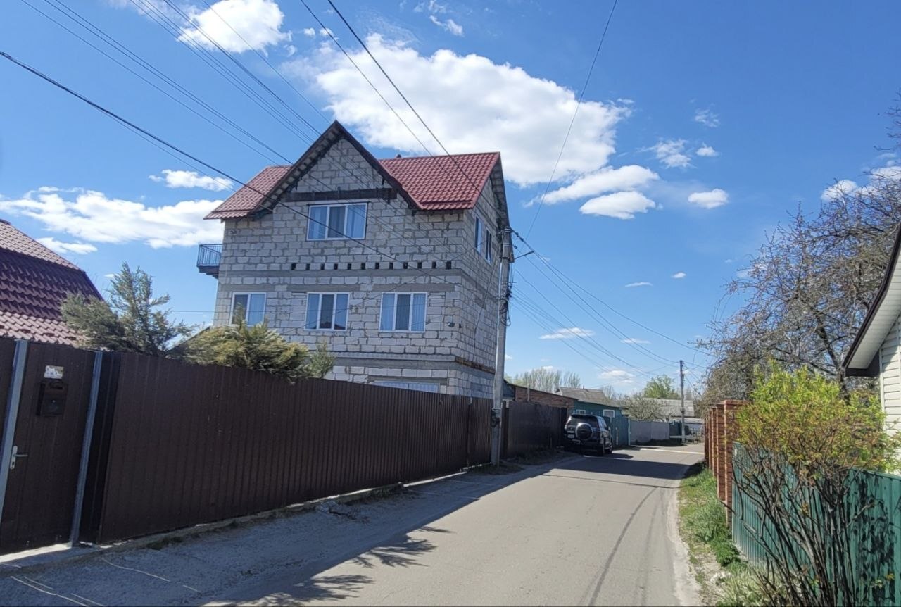 Продаж будинку 240 м²