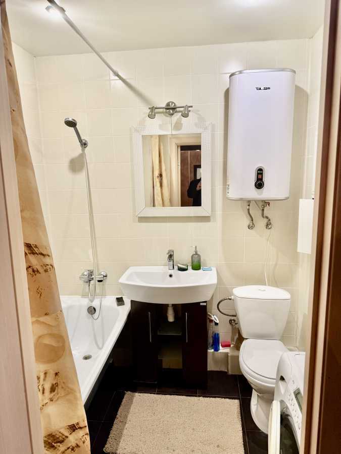 Продаж 1-кімнатної квартири 42.6 м², Олевська вул., 7