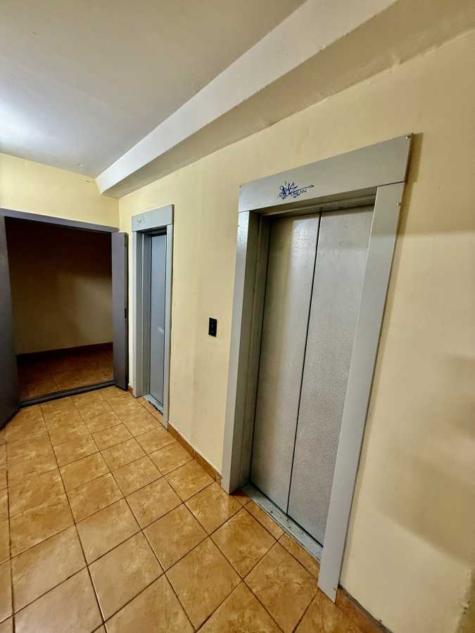 Продаж 1-кімнатної квартири 42.6 м², Олевська вул., 7