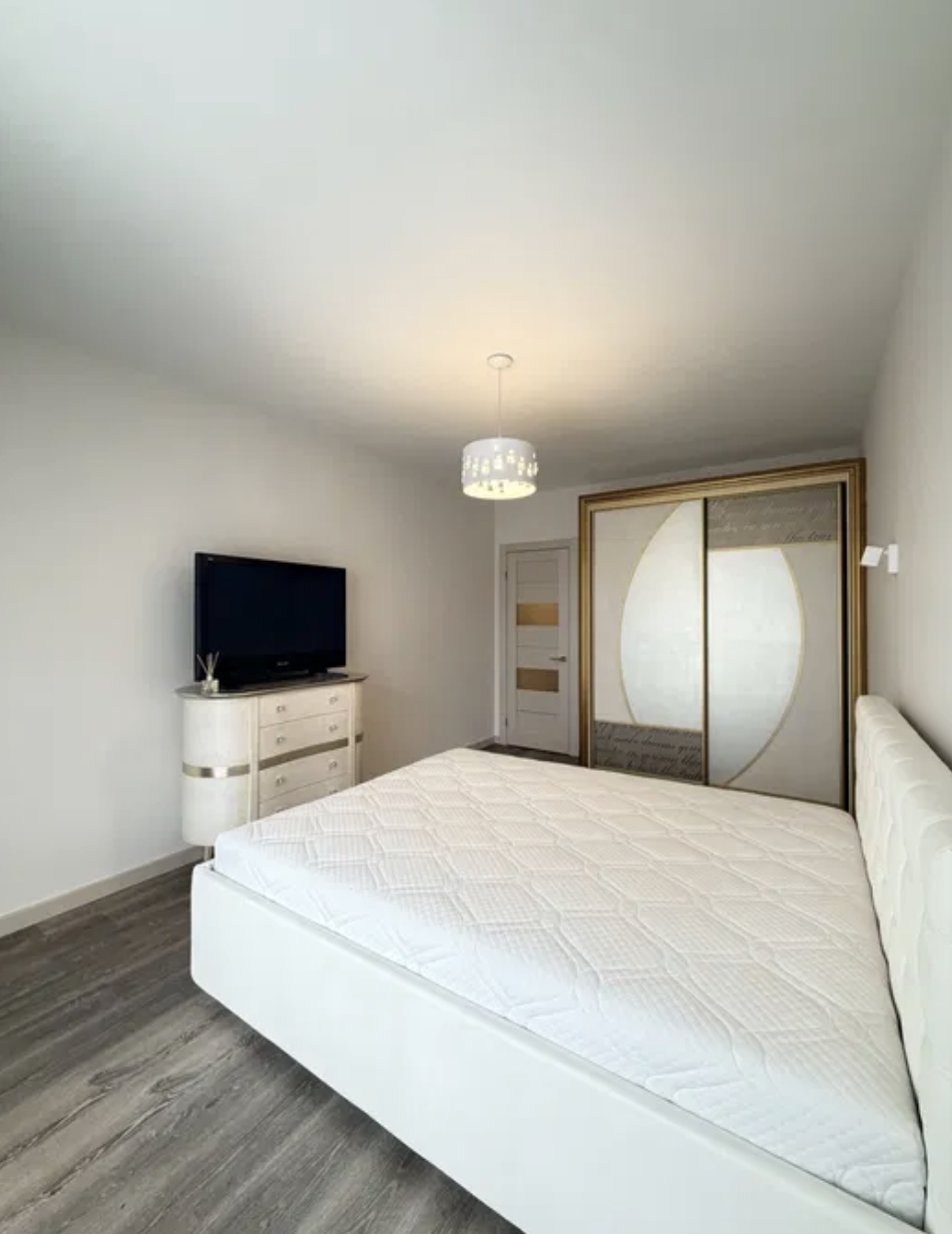 Продажа 1-комнатной квартиры 49 м², Набережная Победы ул.