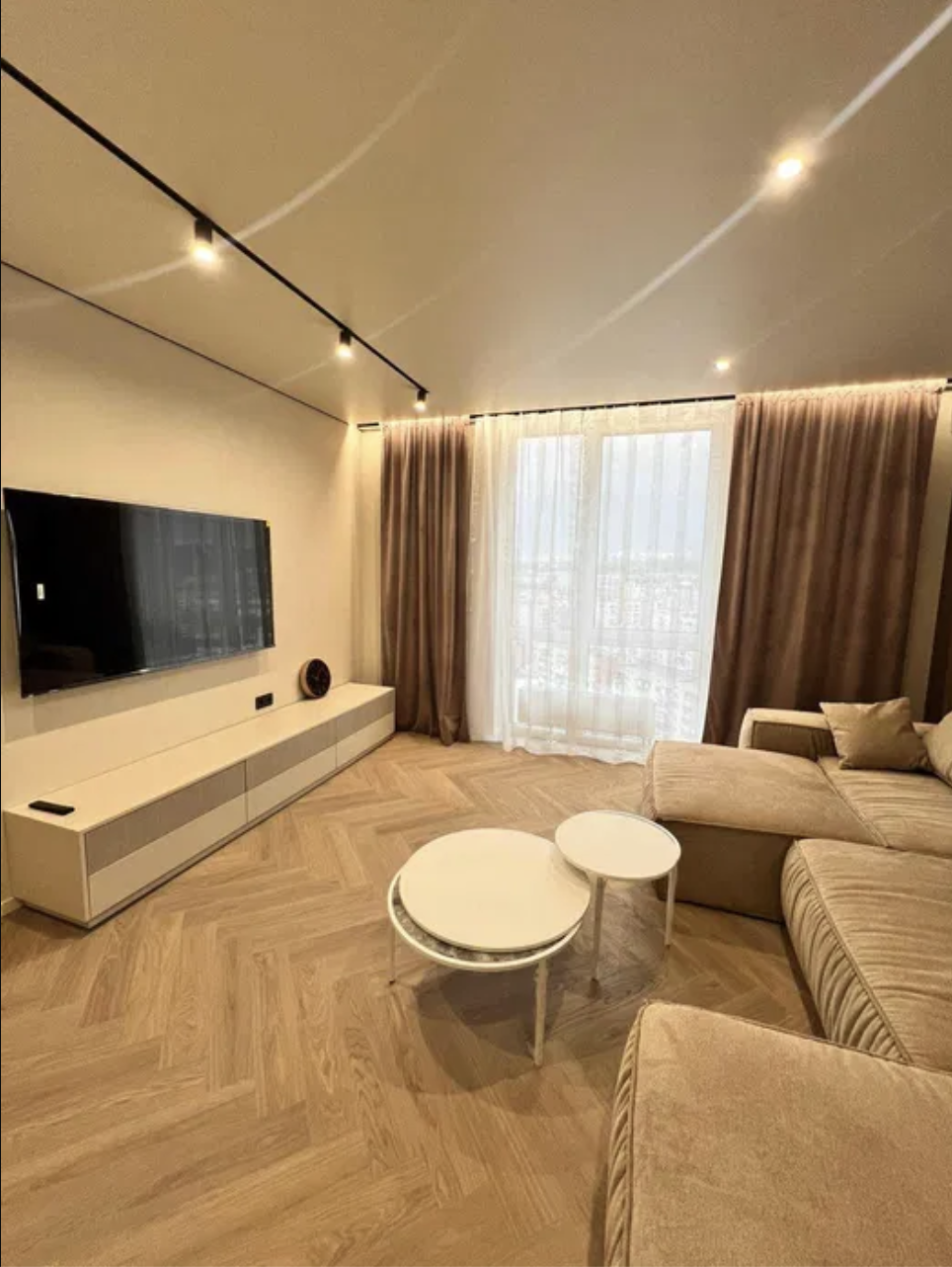 Продажа 2-комнатной квартиры 67 м²