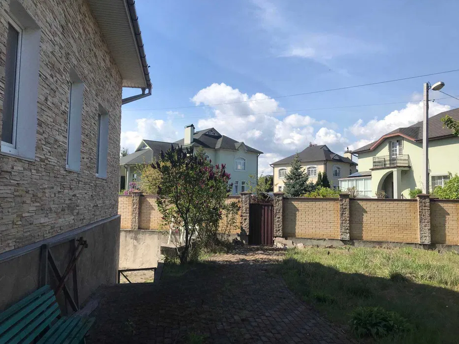 Продажа коттеджа 576 м²