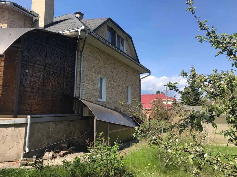 Продажа коттеджа 576 м²