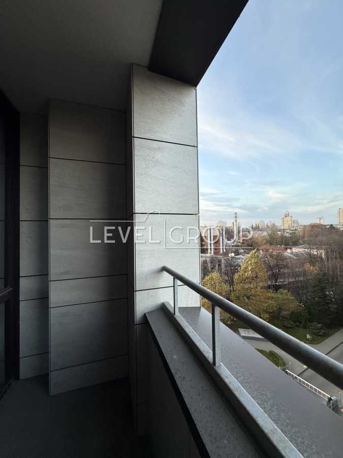 Продажа 2-комнатной квартиры 82 м², Победы просп., 42А