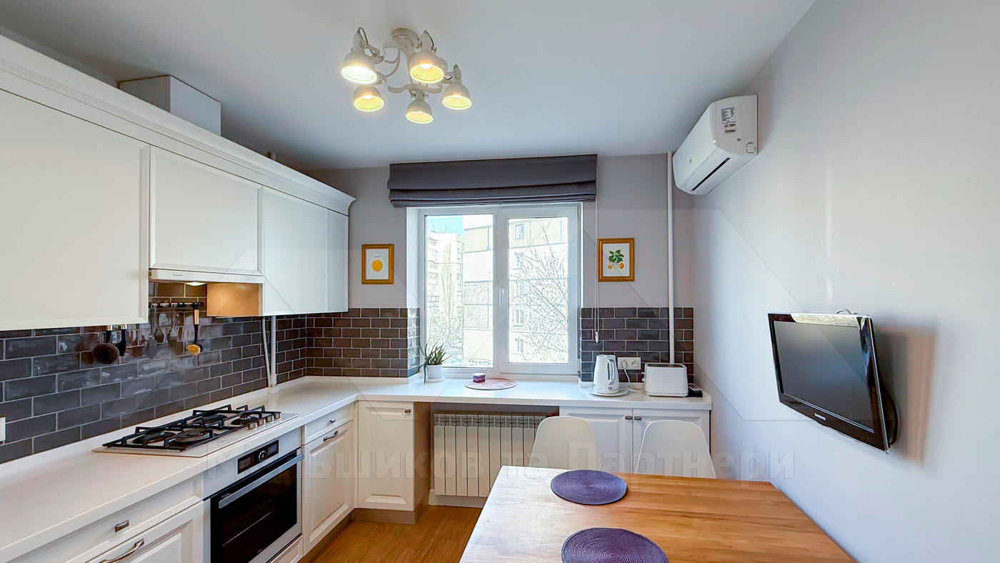 Продажа 3-комнатной квартиры 68 м², Героев Сталинграда просп., 40