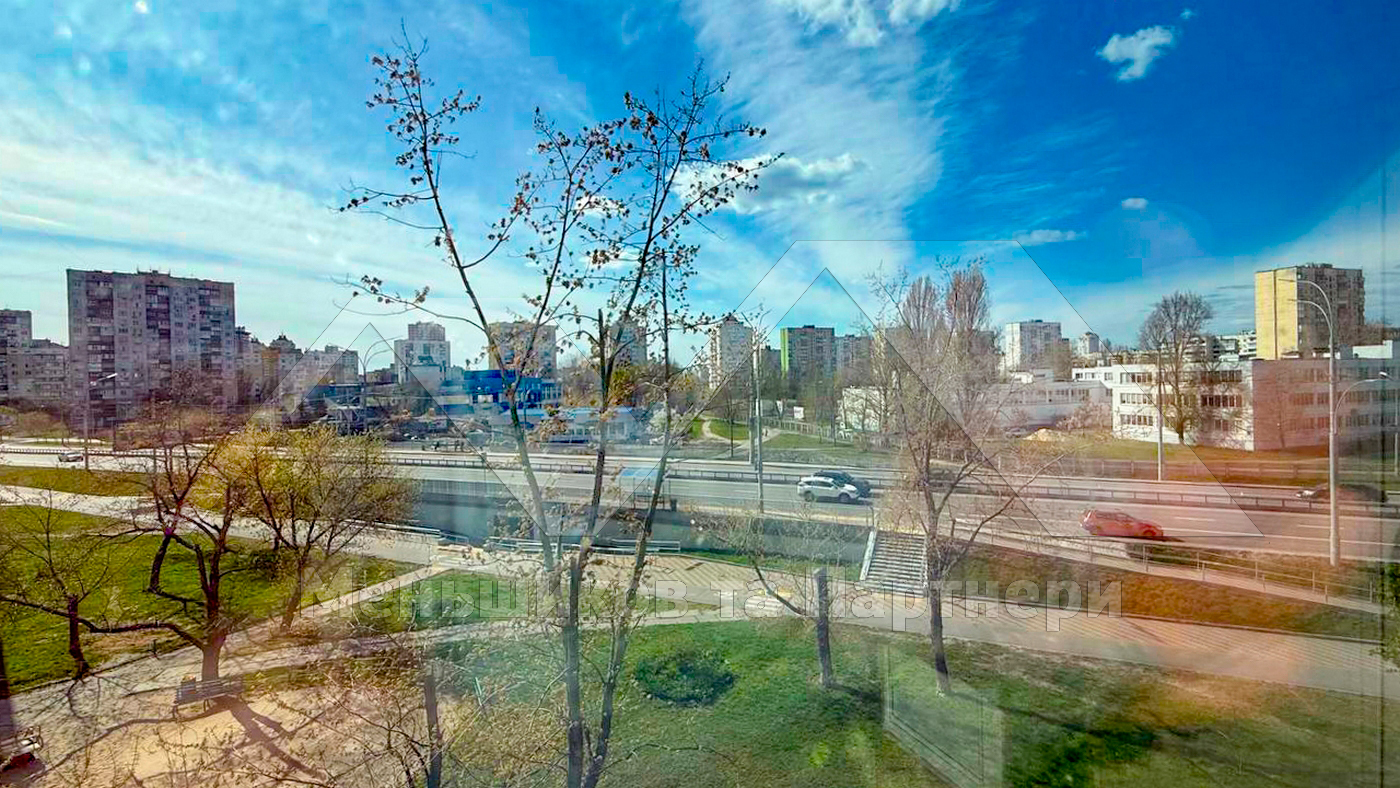 Продажа 3-комнатной квартиры 68 м², Героев Сталинграда просп., 40