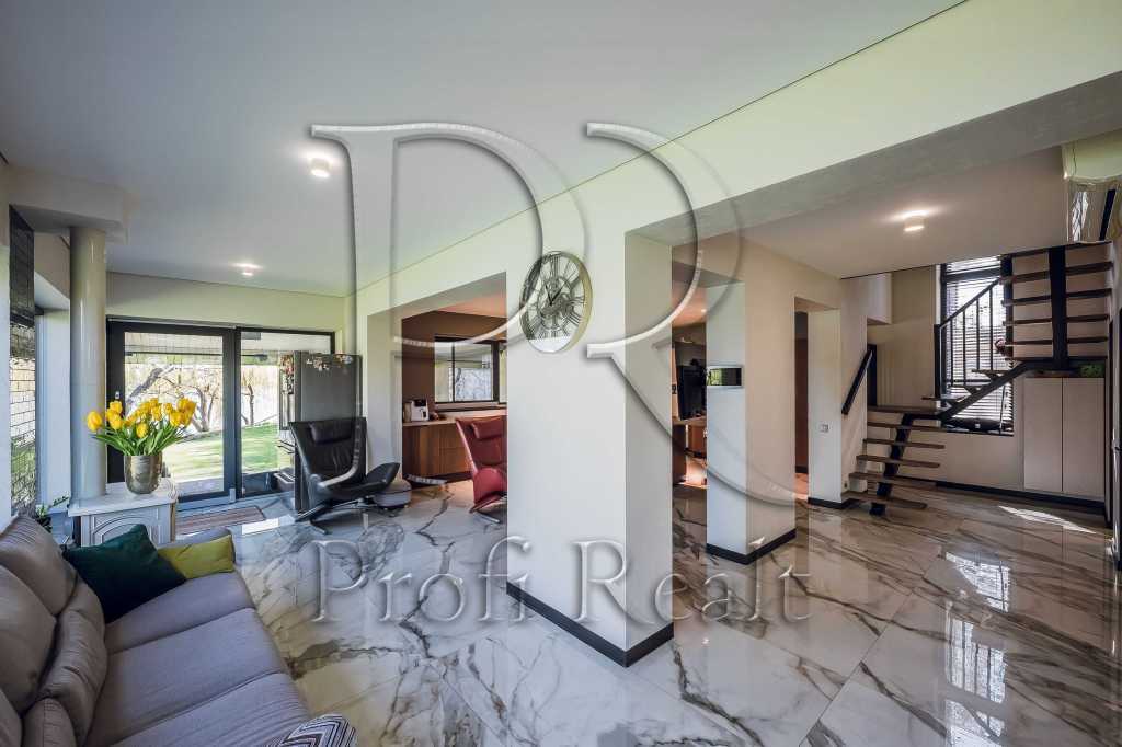 Продажа дома 368 м², Озерна вулиця