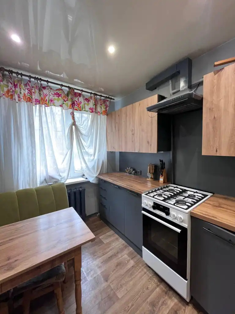 Оренда 3-кімнатної квартири 60 м², Калинова вул., 83
