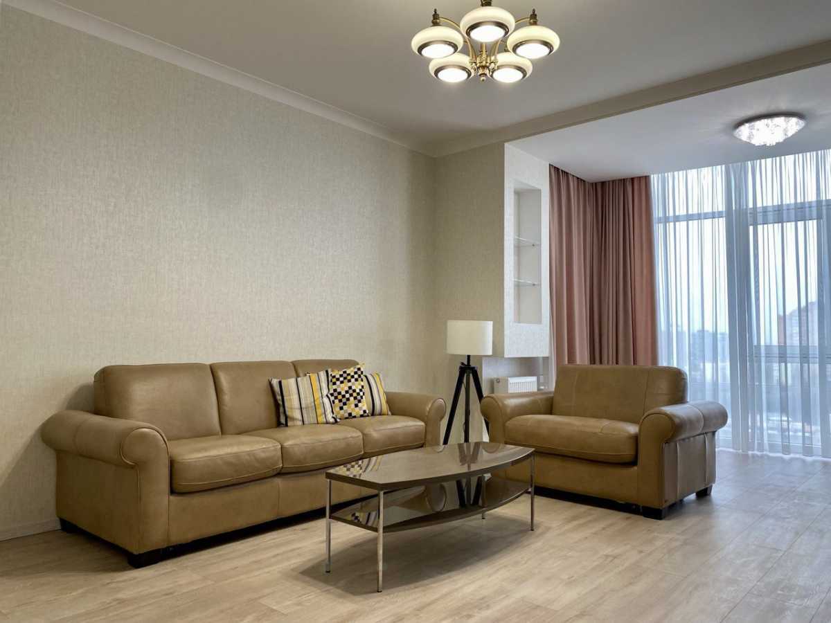 Аренда 3-комнатной квартиры 175 м², Иоанна Павла II ул.