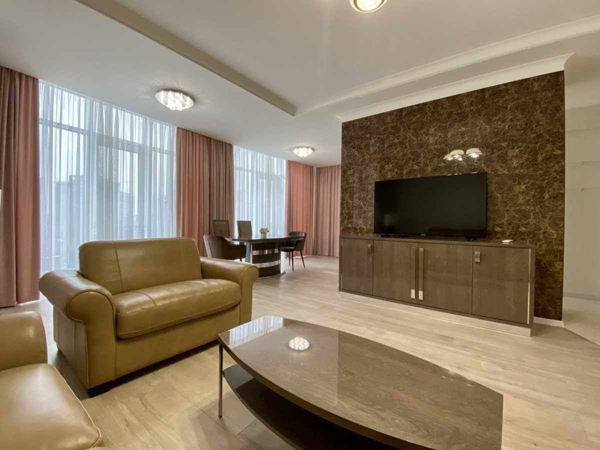 Аренда 3-комнатной квартиры 175 м², Иоанна Павла II ул.