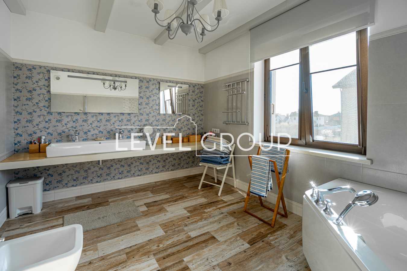 Продажа дома 315 м², Осинки ул.