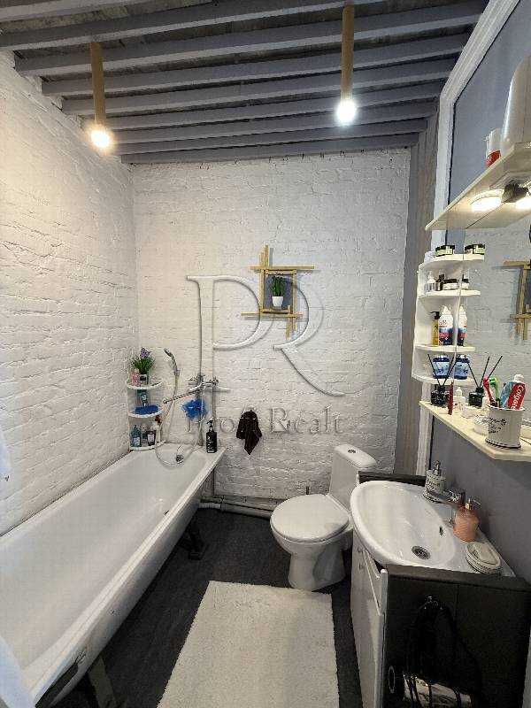 Продаж 3-кімнатної квартири 135 м², Придорожня вул., 3